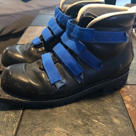 Vintage Merrell Black Leather Ski Boots, Men’s 9 1/2 main image 8